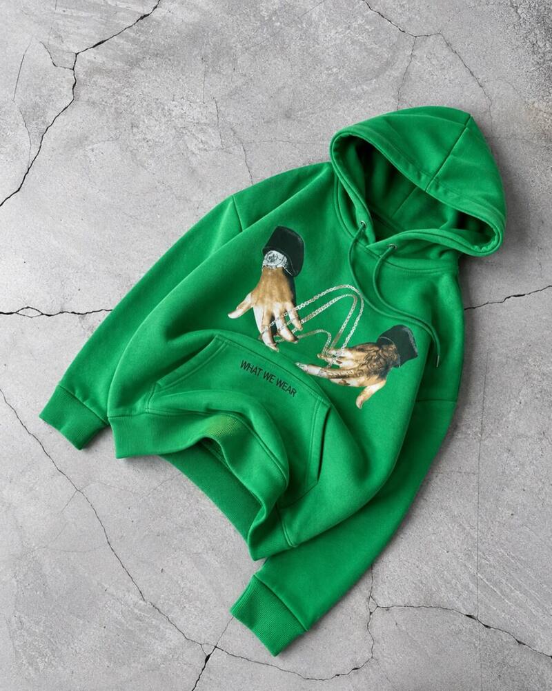 Grüner Hoodie mit Grafikprint – Produktfoto