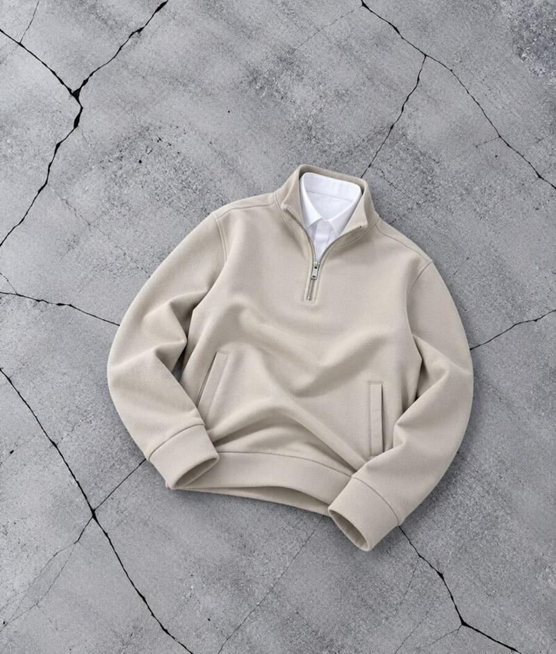 Beiges Troyer-Sweatshirt – Produktfoto