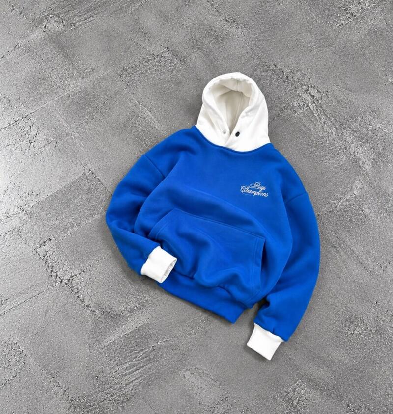 Hoodie blu me kapuç të bardhë – foto produkti